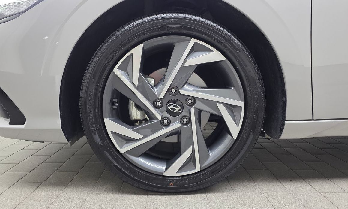 Hyundai AVANTE 2024