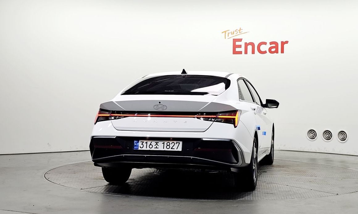Hyundai AVANTE 2025