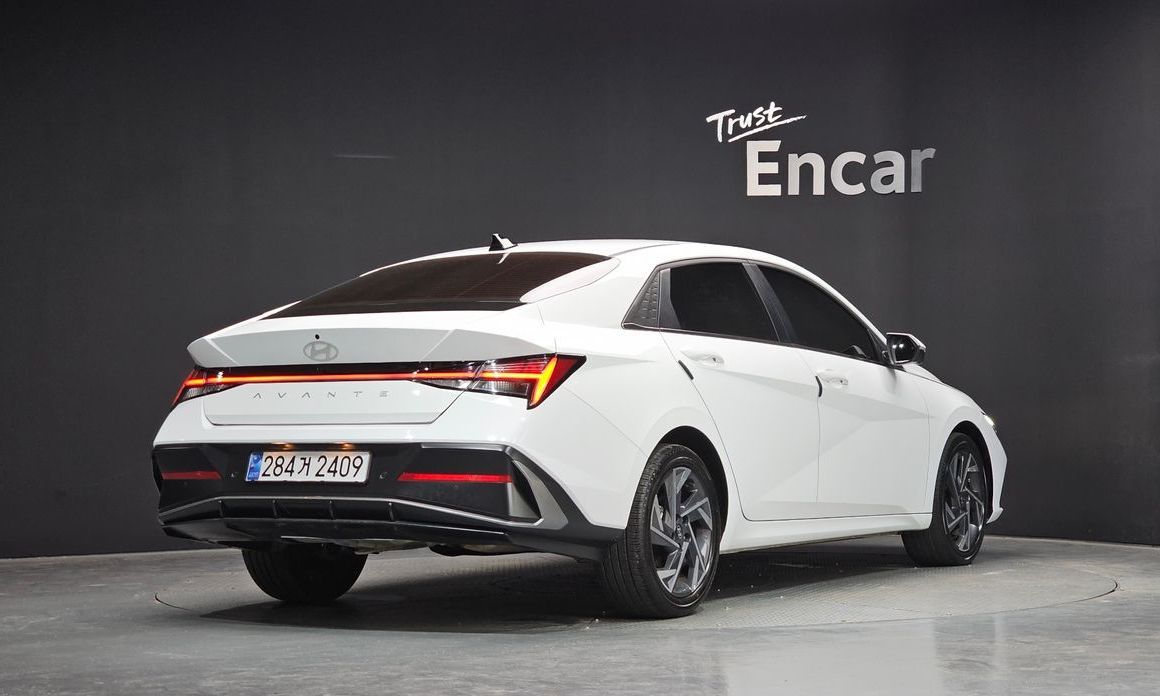 Hyundai AVANTE 2025