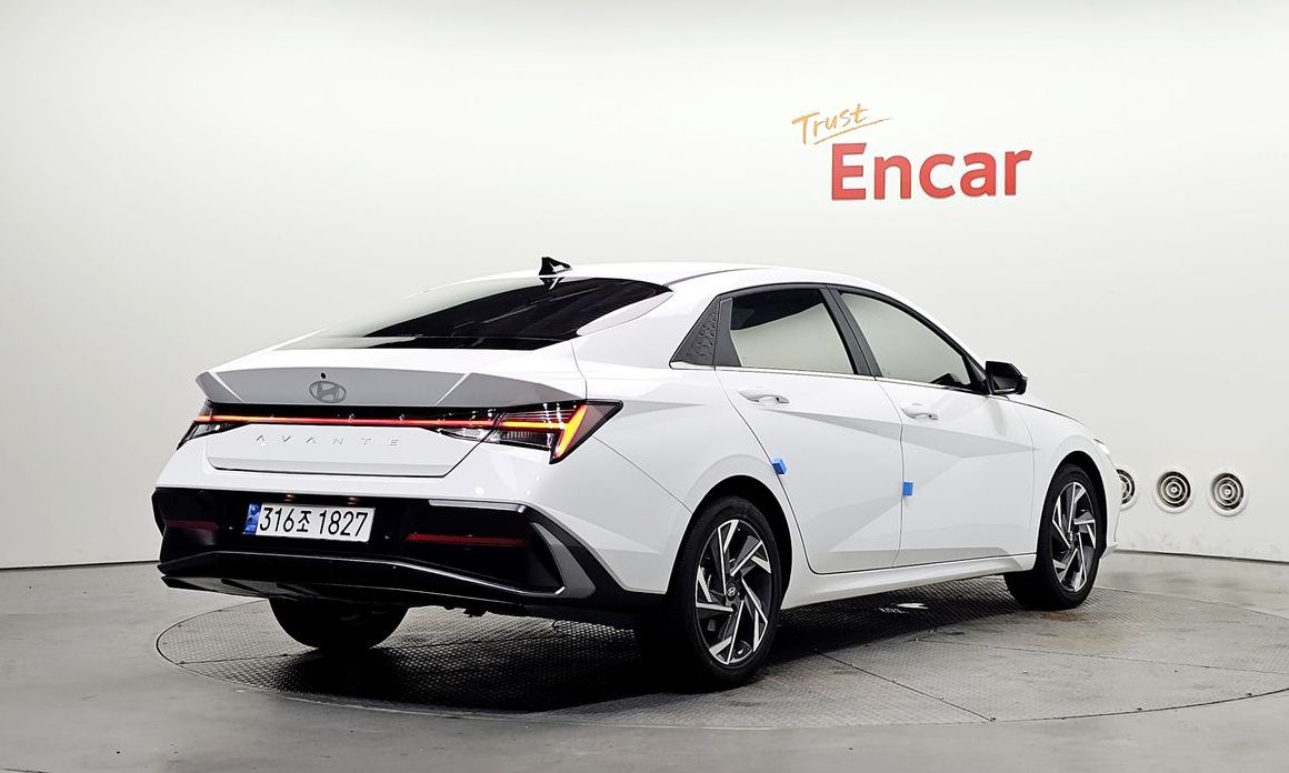 Hyundai AVANTE 2025