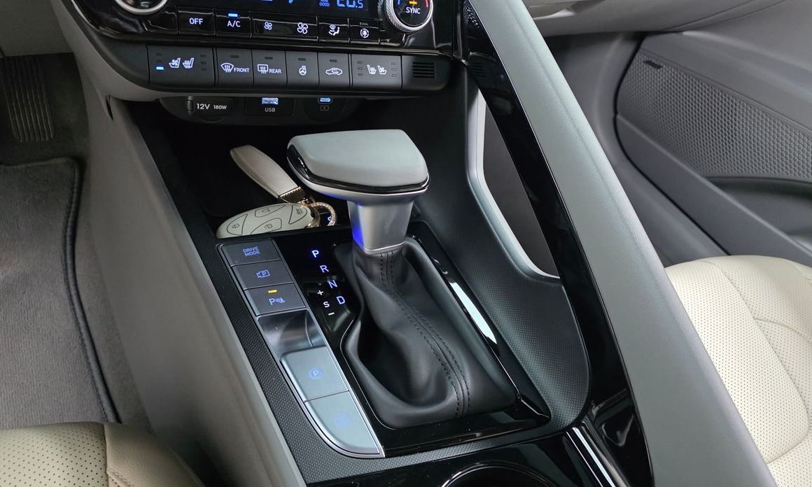 Hyundai AVANTE 2024