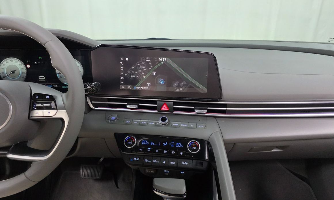 Hyundai AVANTE 2024