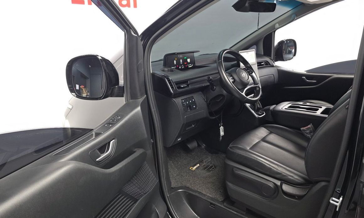 Hyundai Staria 2025