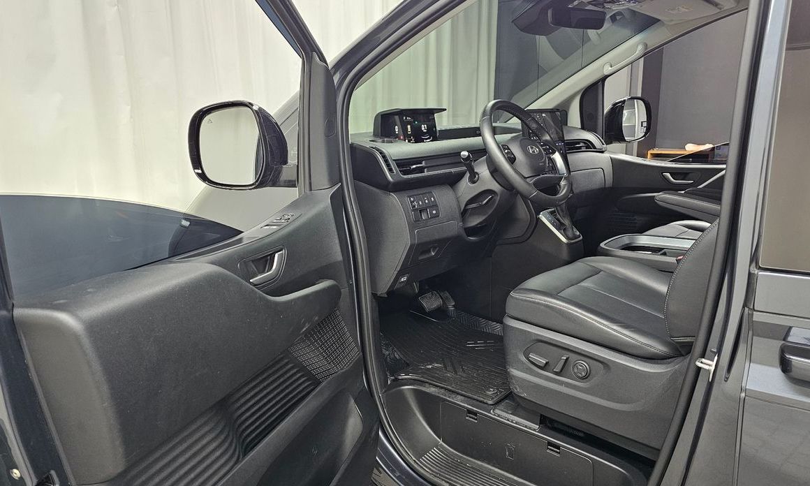 Hyundai Staria 2025
