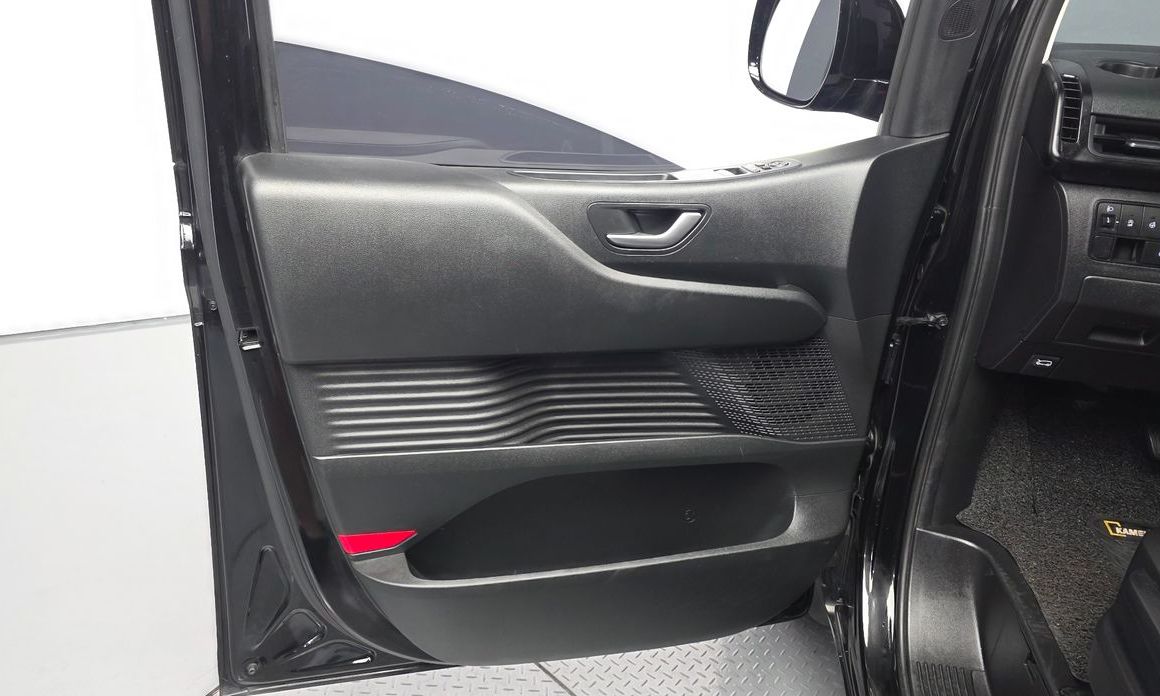 Hyundai Staria 2025