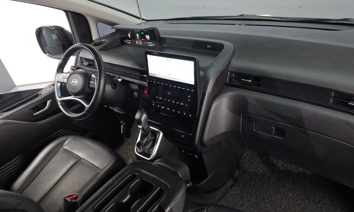 Hyundai Staria 2025