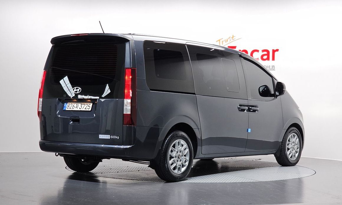 Hyundai Staria 2025
