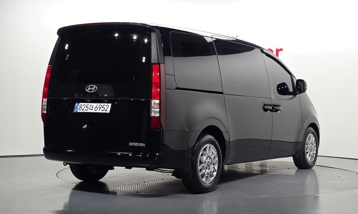 Hyundai Staria 2025