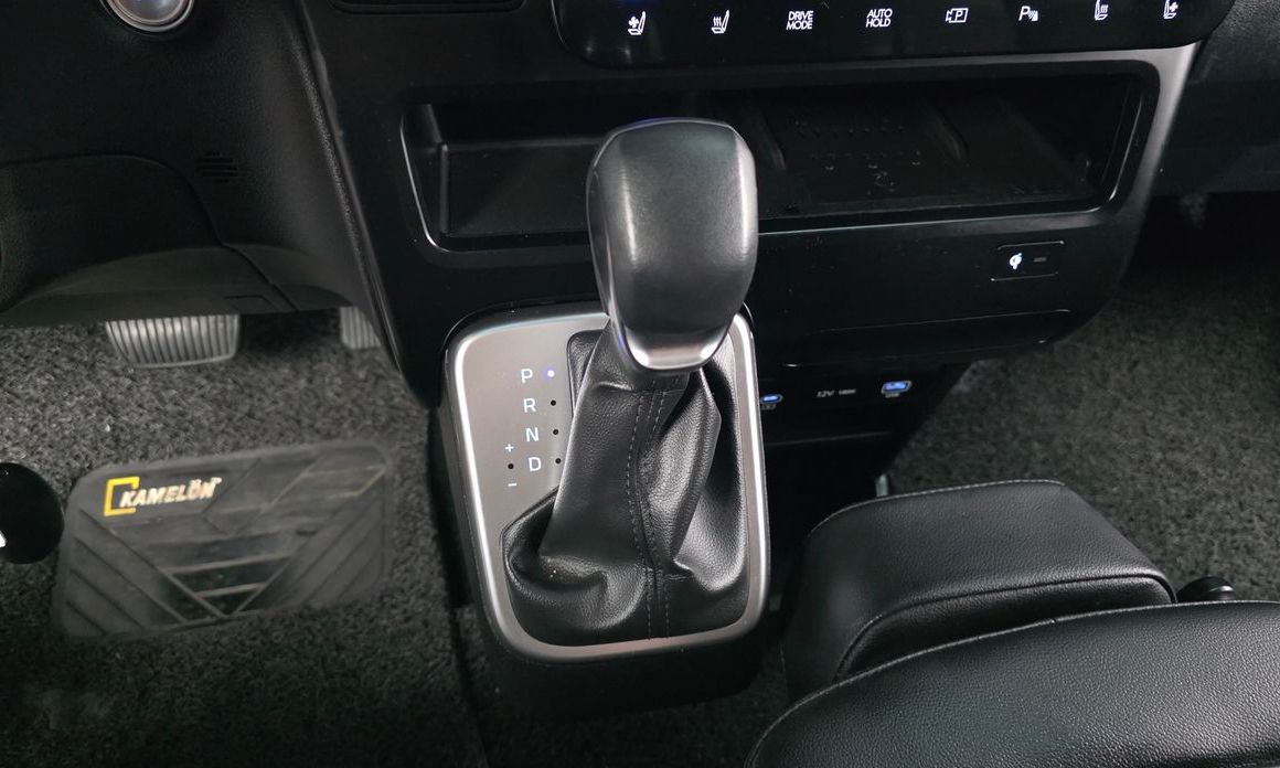 Hyundai Staria 2025