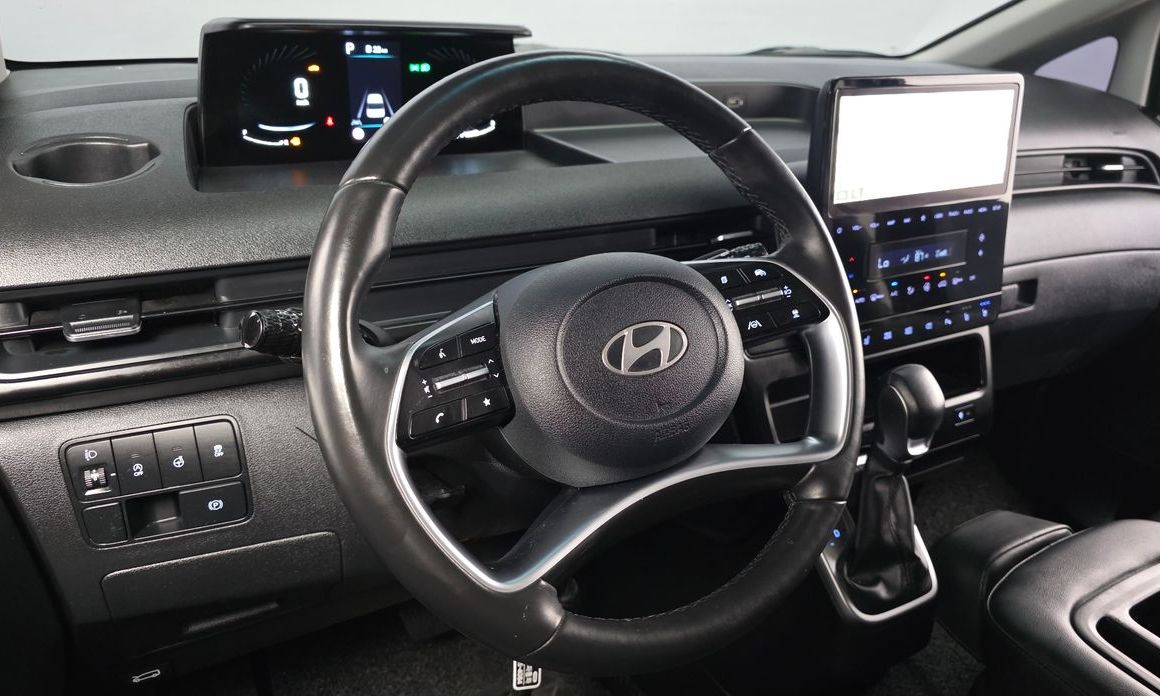 Hyundai Staria 2025