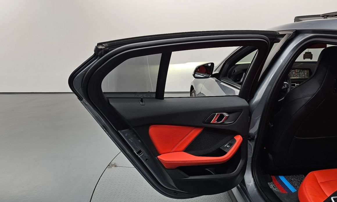 BMW 1-Series 2023