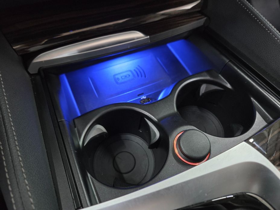 BMW 5-Series 2023