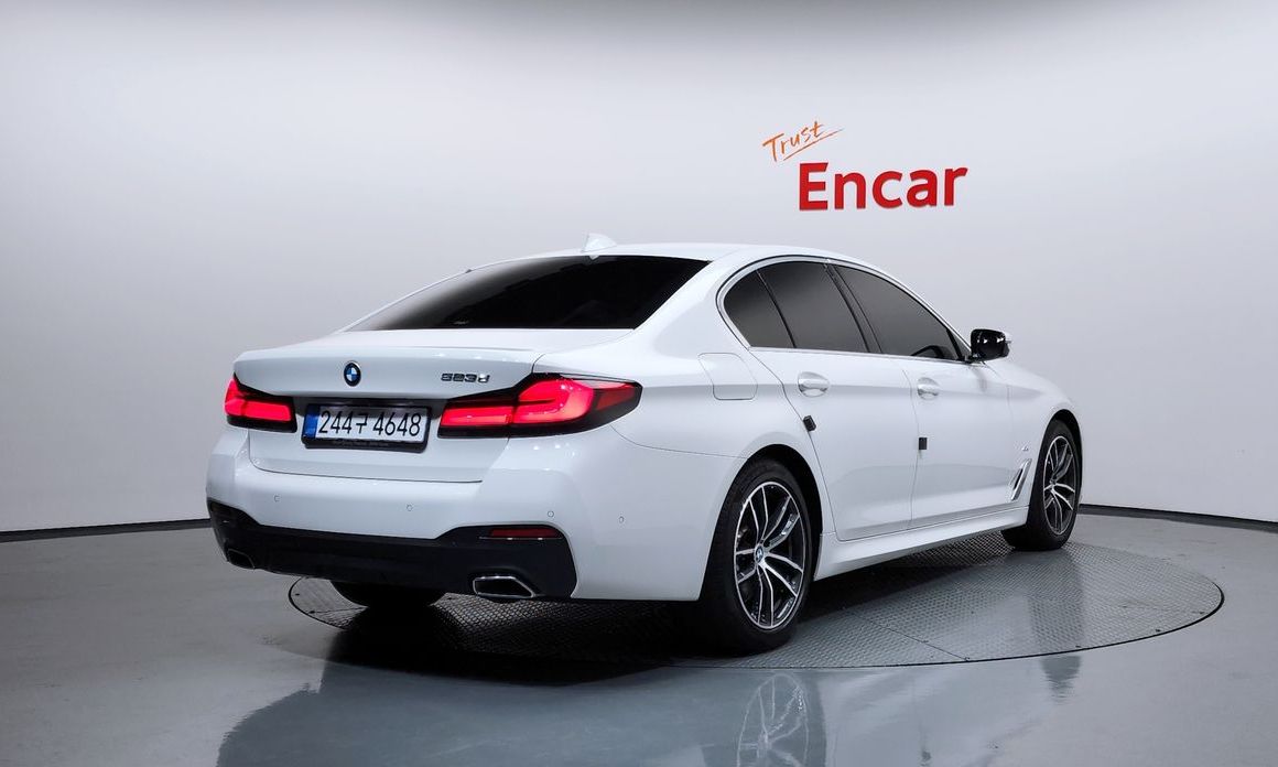 BMW 5-Series 2023