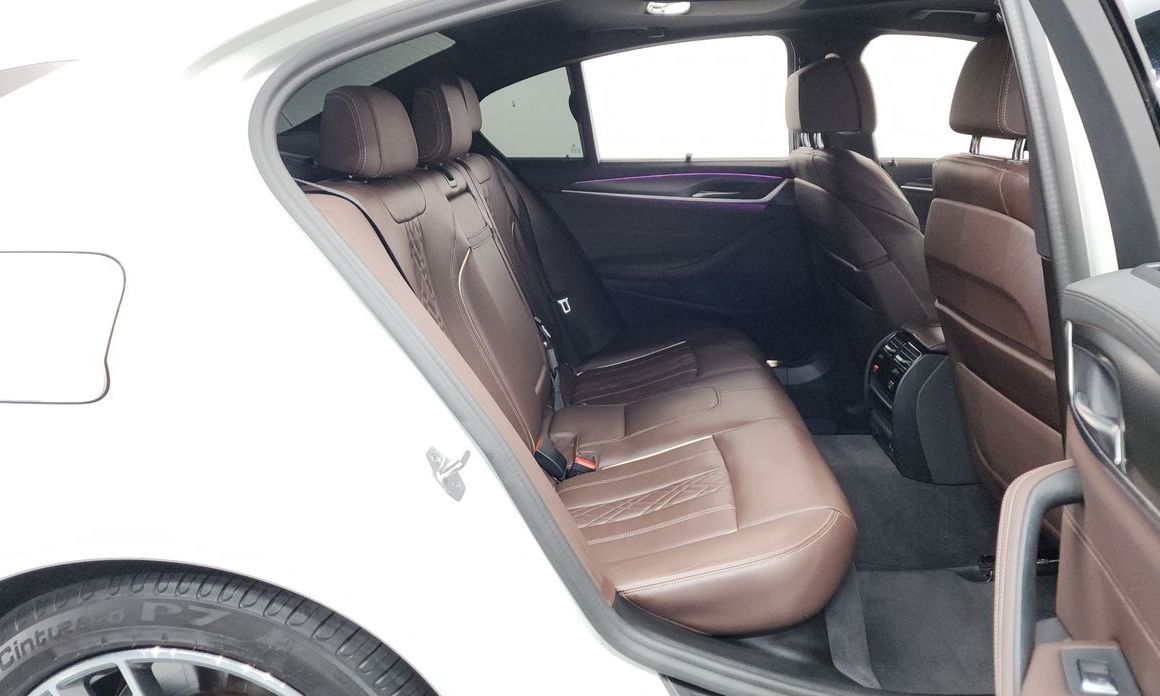 BMW 5-Series 2023