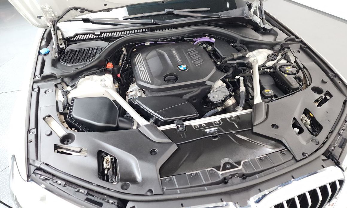 BMW 5-Series 2023