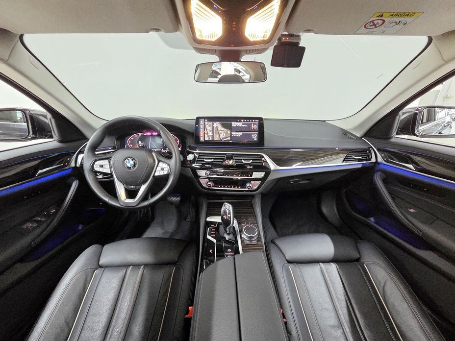 BMW 5-Series 2023