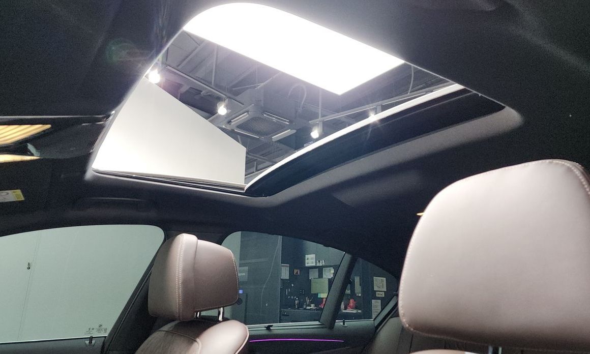 BMW 5-Series 2023