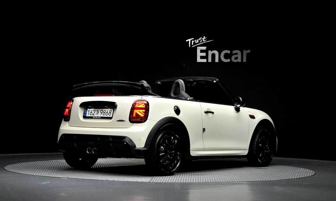 Mini Cooper Convertible 2023