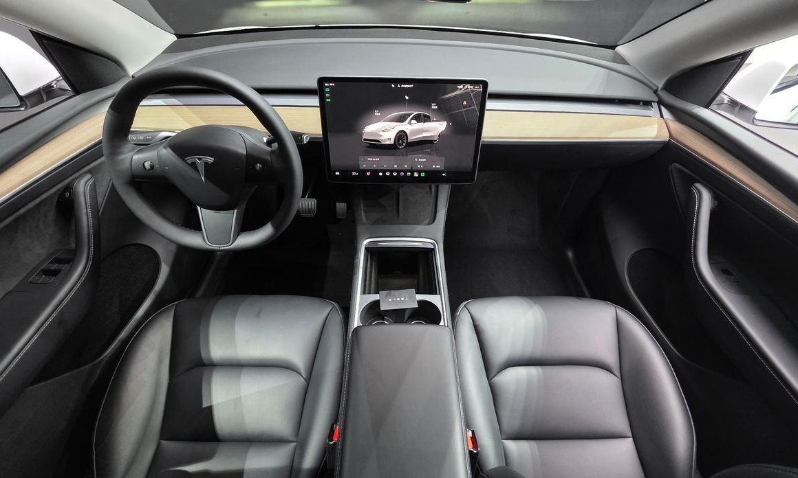 Tesla Model Y 2023