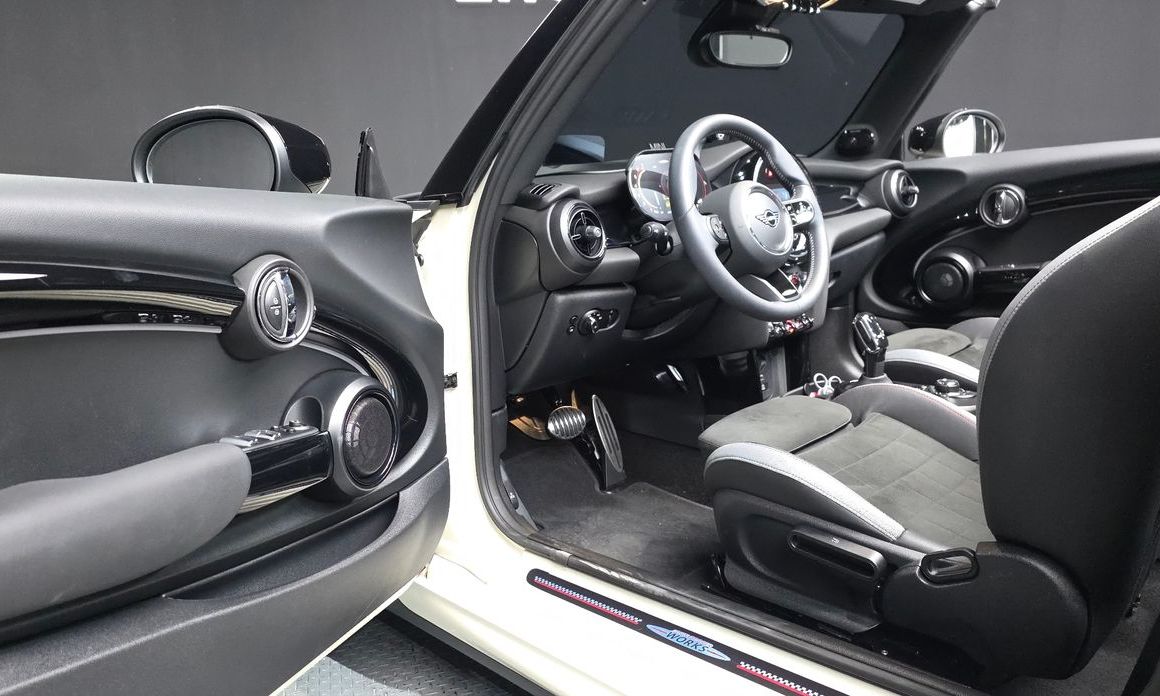 Mini Cooper Convertible 2023