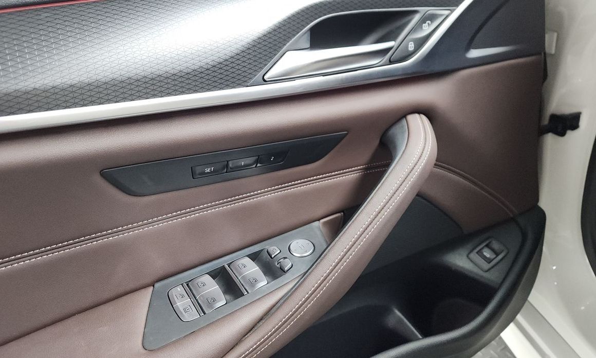 BMW 5-Series 2023