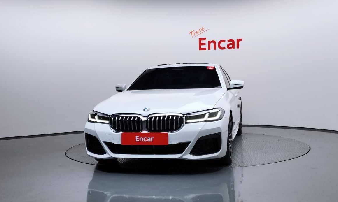 BMW 5-Series 2023
