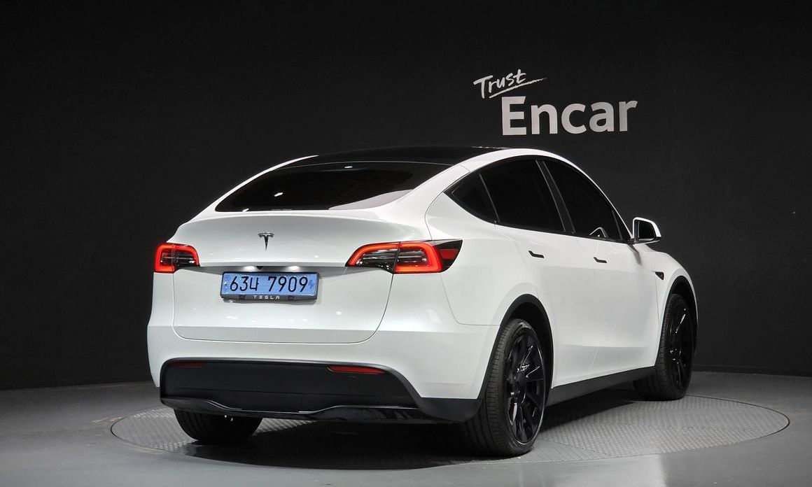 Tesla Model Y 2023