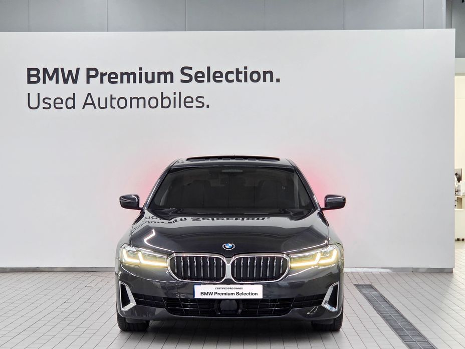 BMW 5-Series 2023