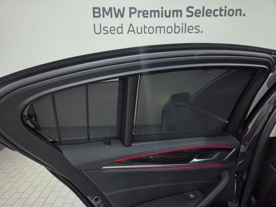 BMW 5-Series 2023
