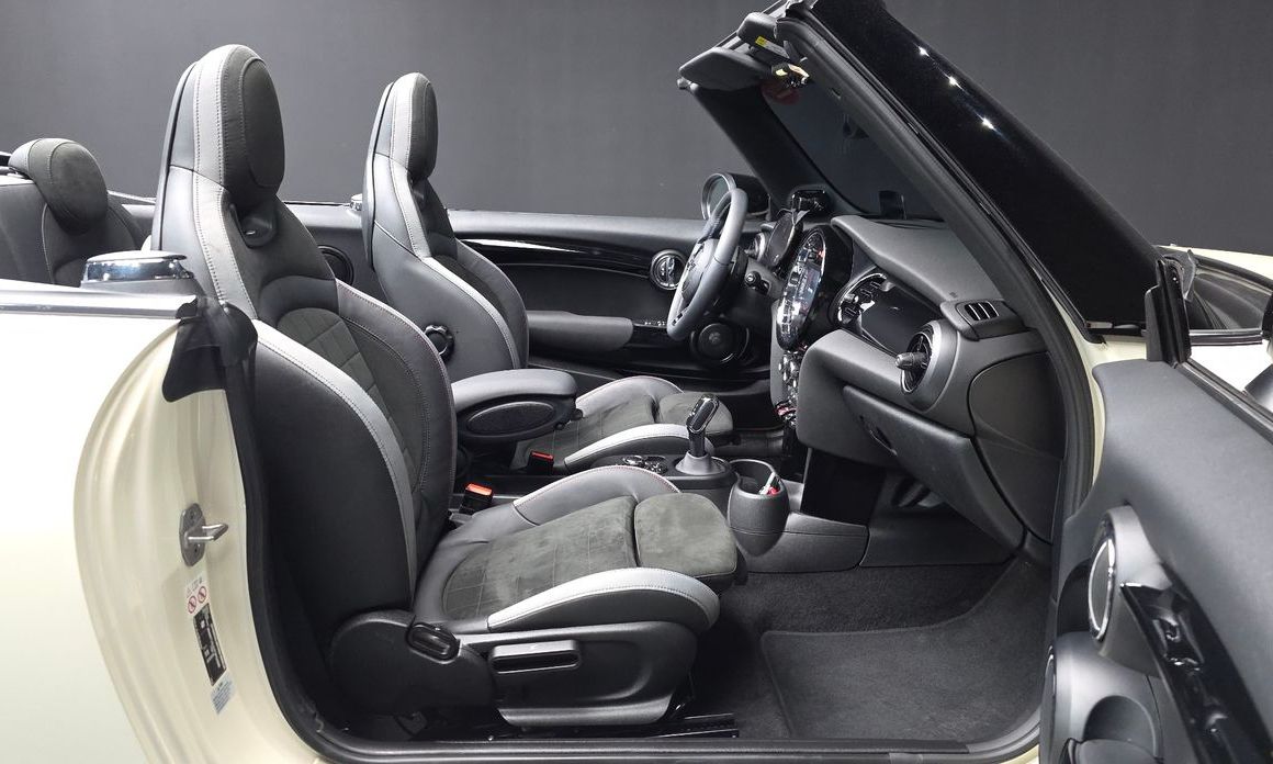 Mini Cooper Convertible 2023