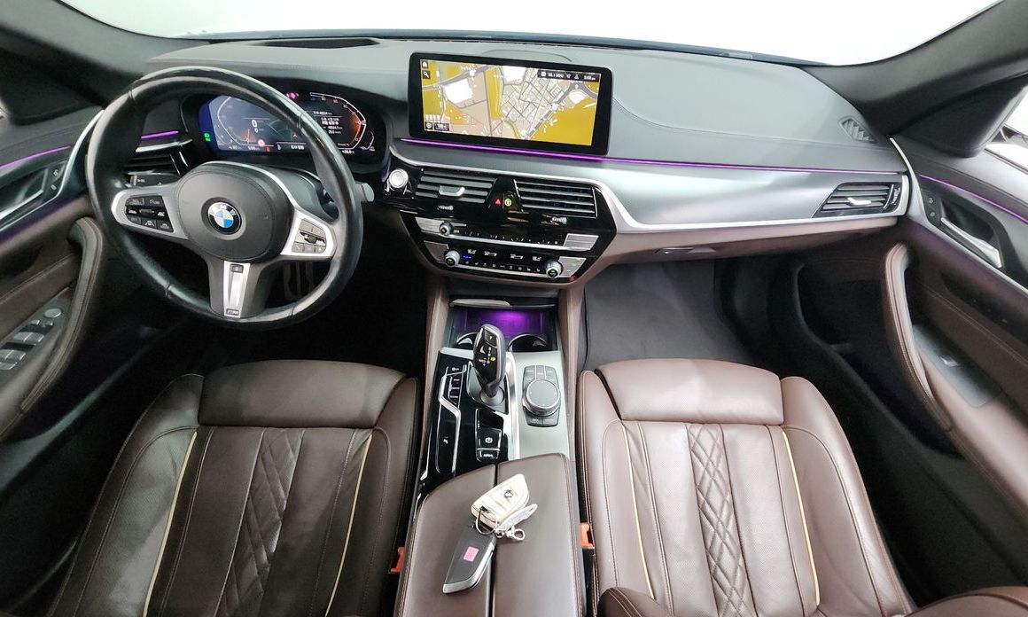 BMW 5-Series 2023