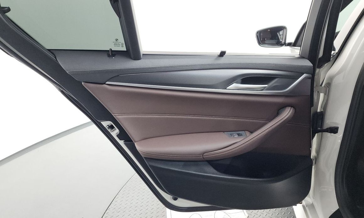 BMW 5-Series 2023
