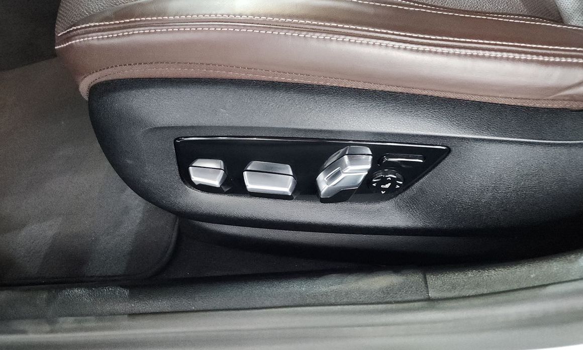 BMW 5-Series 2023