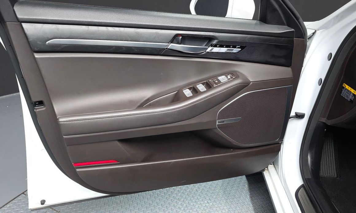 Genesis G90 2021