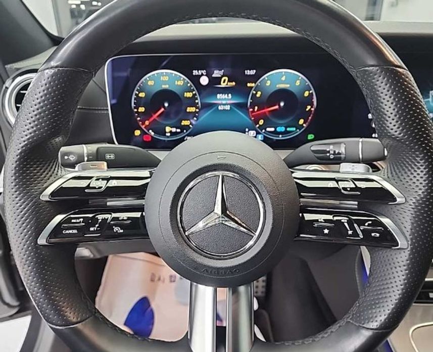 Mercedes-Benz E-Class 2022