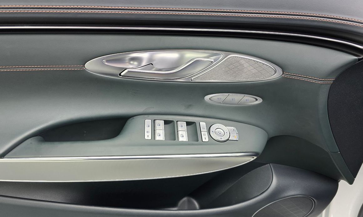Genesis GV70 2024
