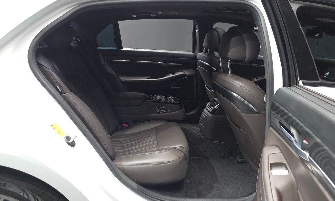 Genesis G90 2021