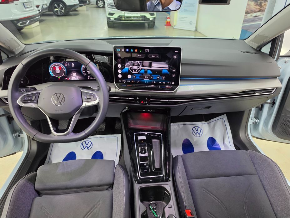 Volkswagen Golf 2025