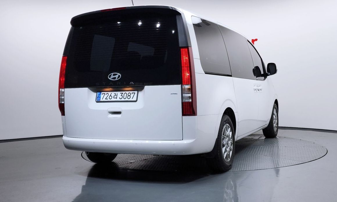 Hyundai Staria 2025