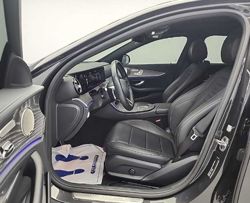 Mercedes-Benz E-Class 2022