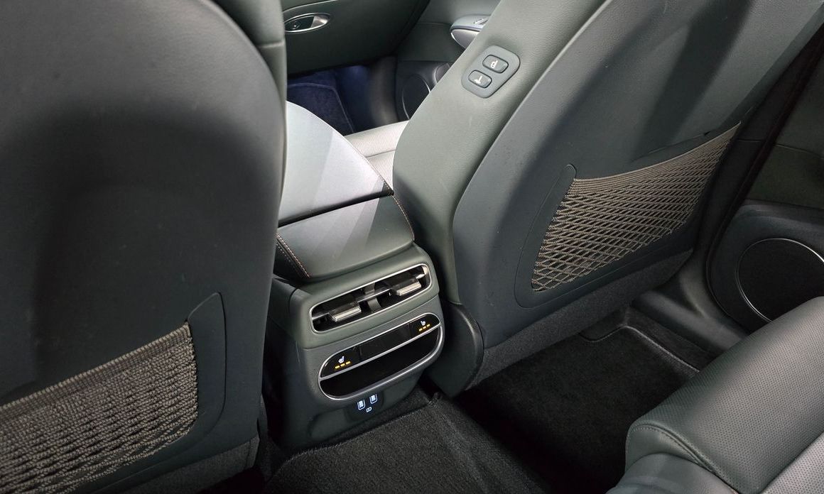 Genesis GV70 2024
