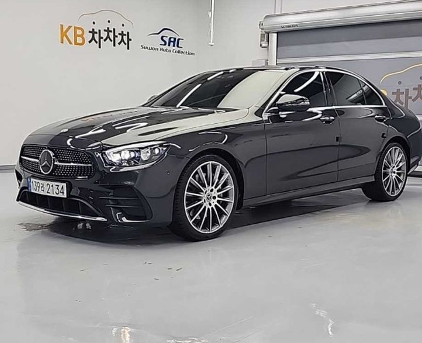 Mercedes-Benz E-Class 2022