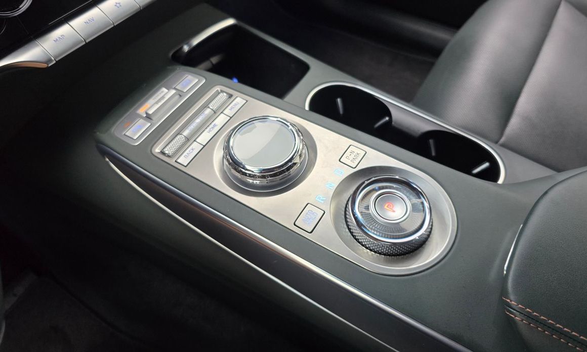 Genesis GV70 2024