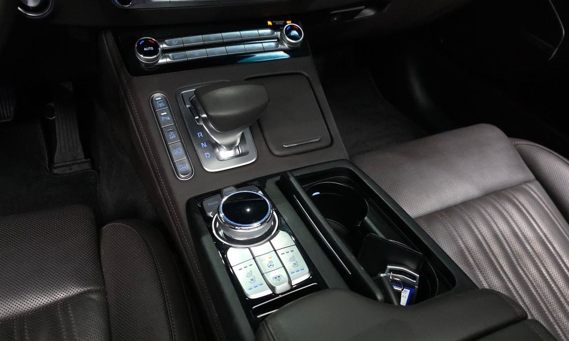 Genesis G90 2021