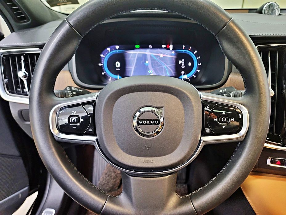 Volvo S90 2023