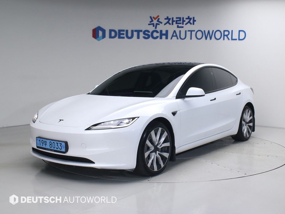 Tesla Model 3 2024
