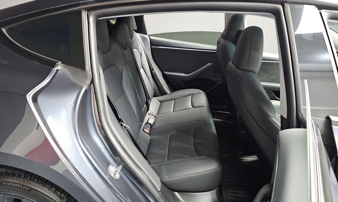 Tesla Model 3 2024