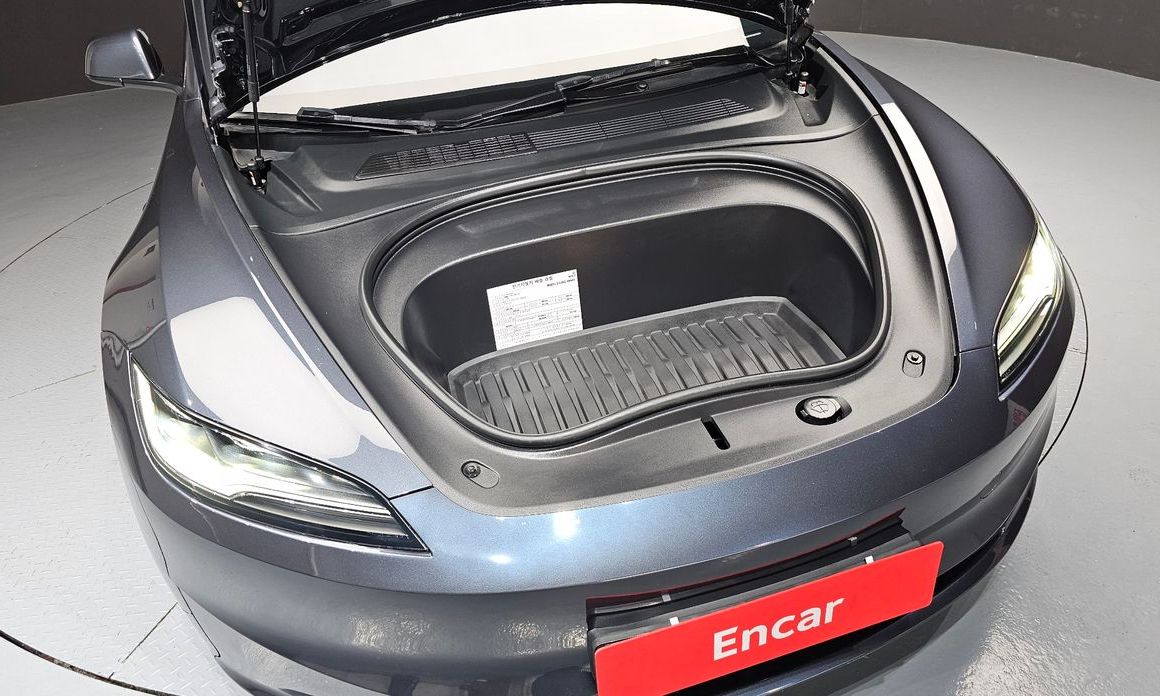 Tesla Model 3 2024