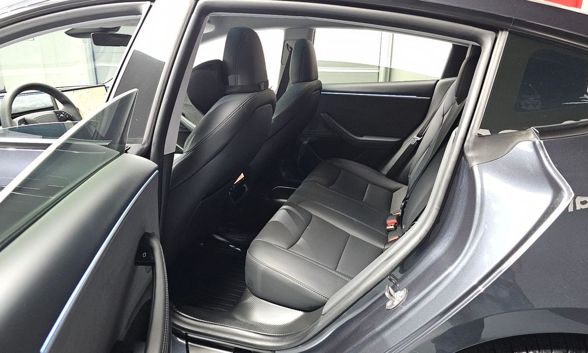 Tesla Model 3 2024
