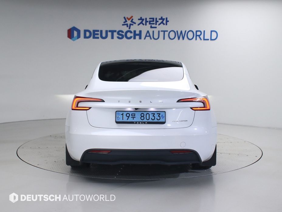 Tesla Model 3 2024